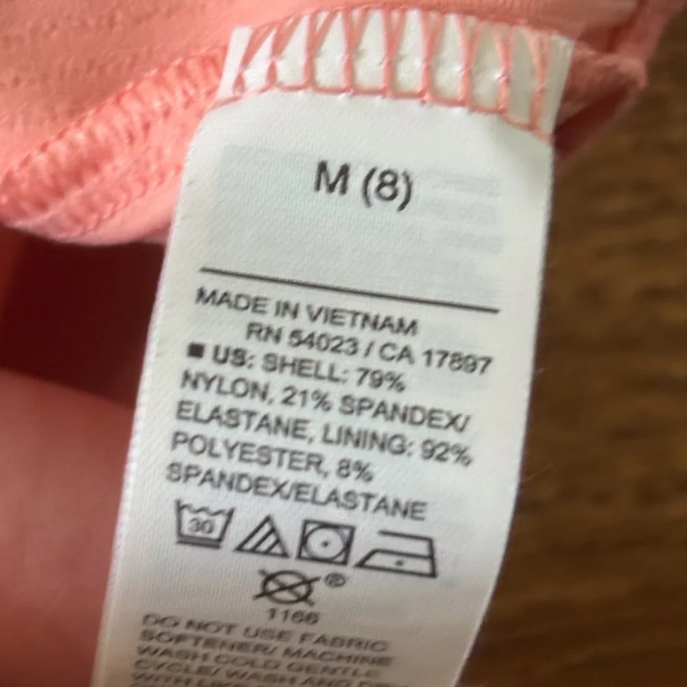 Old Navy Active coral tank sports top in size M (8)